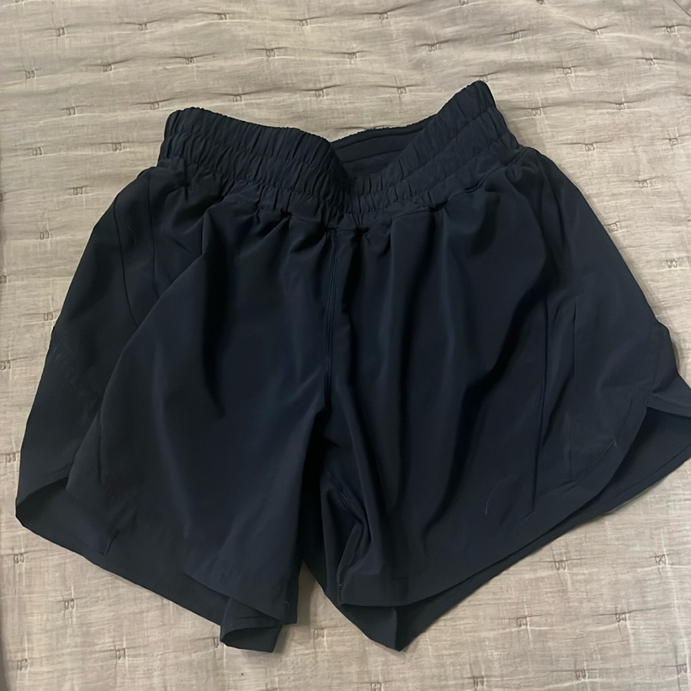 Lululemon tracker shorts